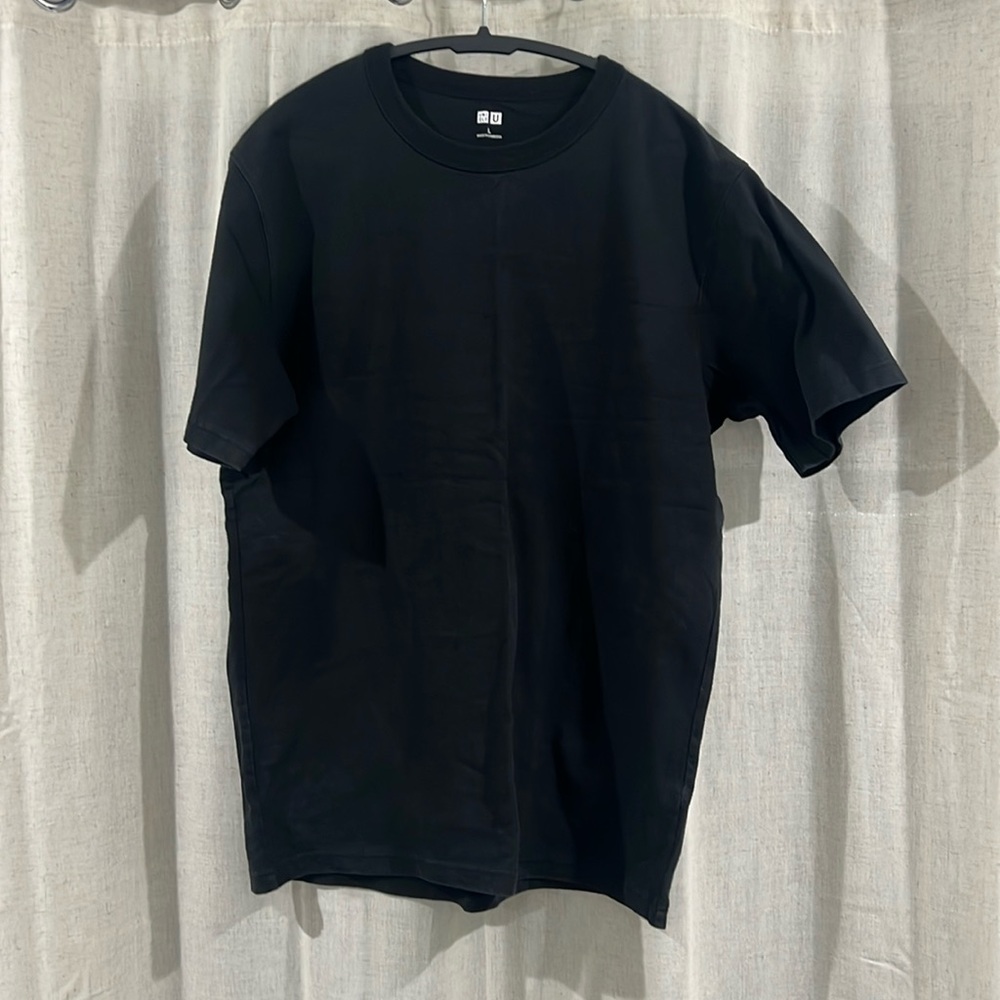 Uniqlo large t-shirt